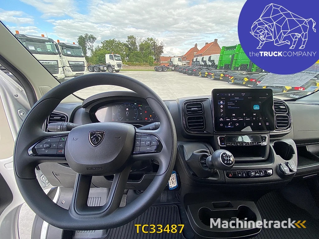 Peugeot Boxer OPEN LAADBAK 7 ZIT