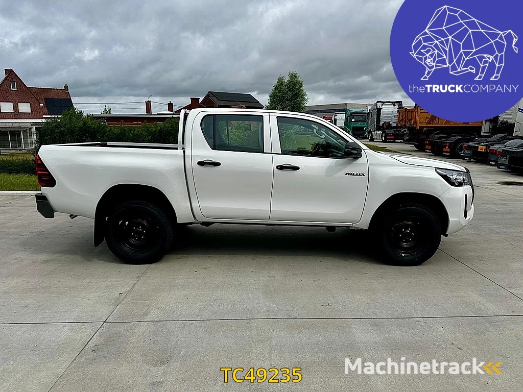 Toyota Hilux 2.4D. DOUBLE CAB - MANUAL - AIRCO
