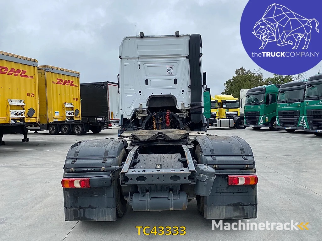 Mercedes-Benz Arocs 1943