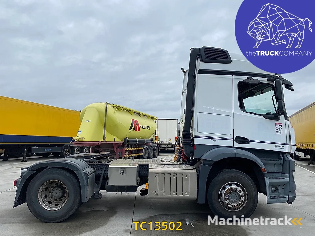 Mercedes-Benz Arocs 1943