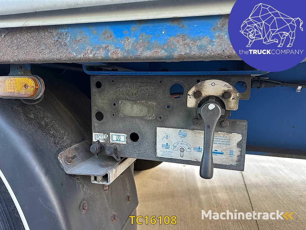 Vanhool Curtainsides