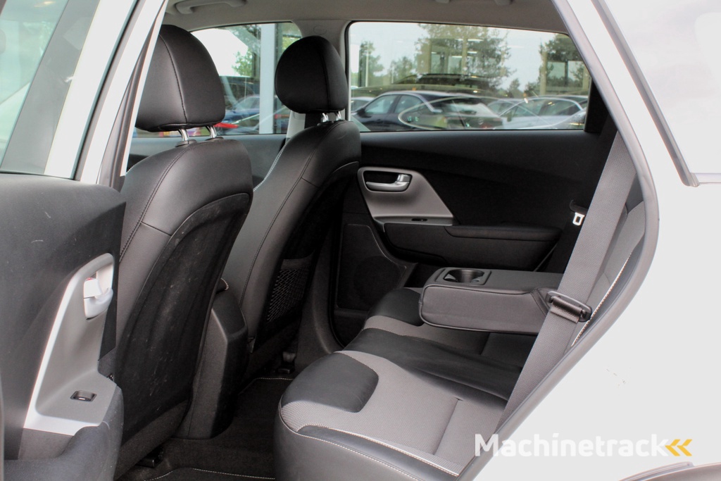 Kia e-Niro DynamicLine 64 kWh 3 FASE AD. CRUISE CARPLAY VOORVERWARMING