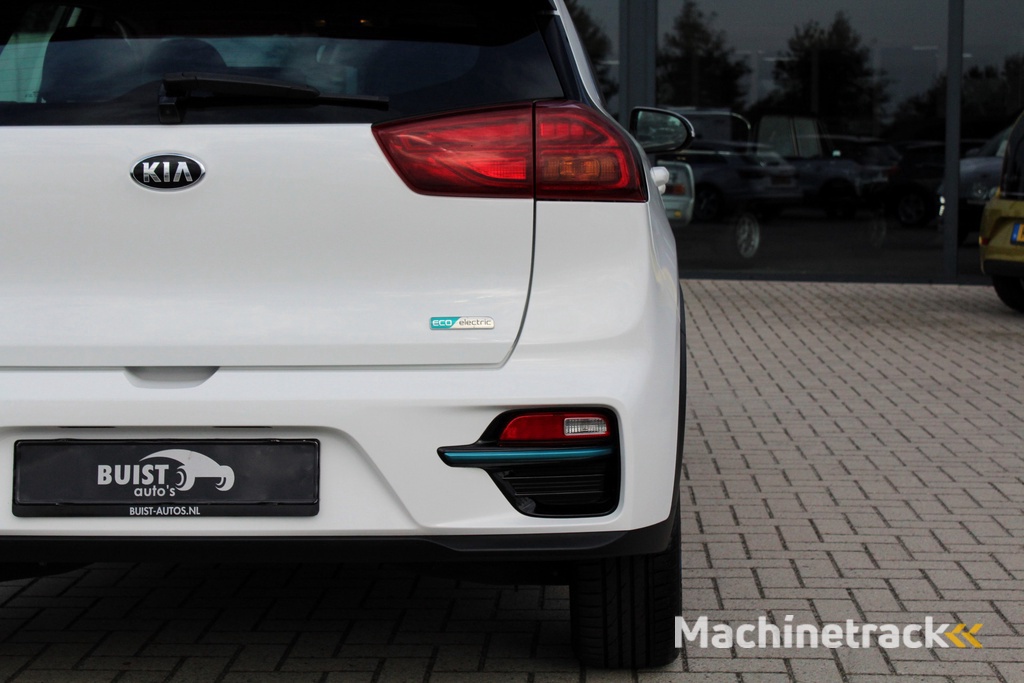 Kia e-Niro DynamicLine 64 kWh 3 FASE AD. CRUISE CARPLAY VOORVERWARMING