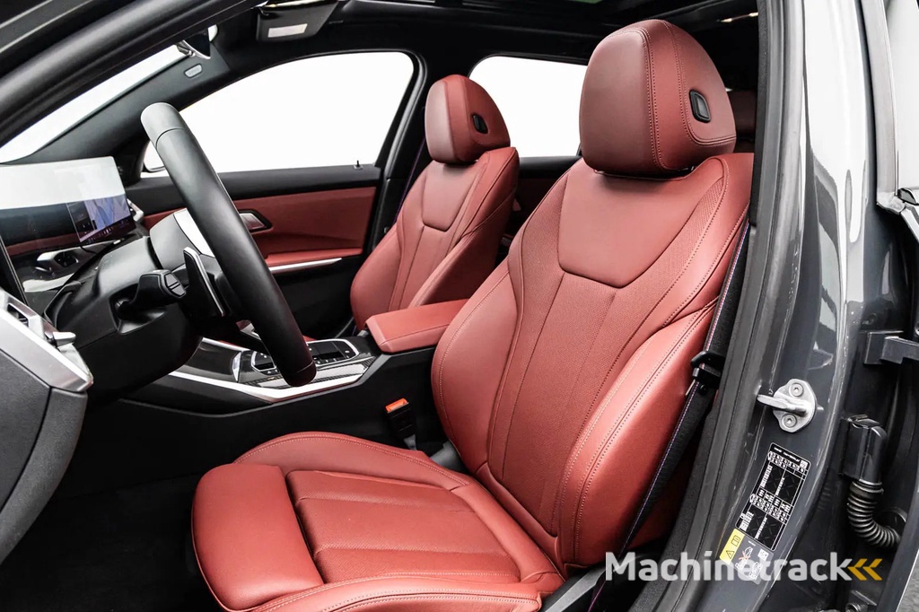 BMW 3-serie Touring 330e 293pk M-Sport PANO H/K HUD TREKHAAK LEER 19" MY2025!