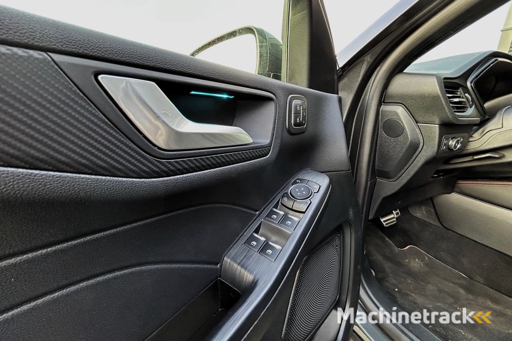 Ford Kuga 2.5 PHEV ST-Line X PANO MATRIX LED AGR TREKHAAK VOL!