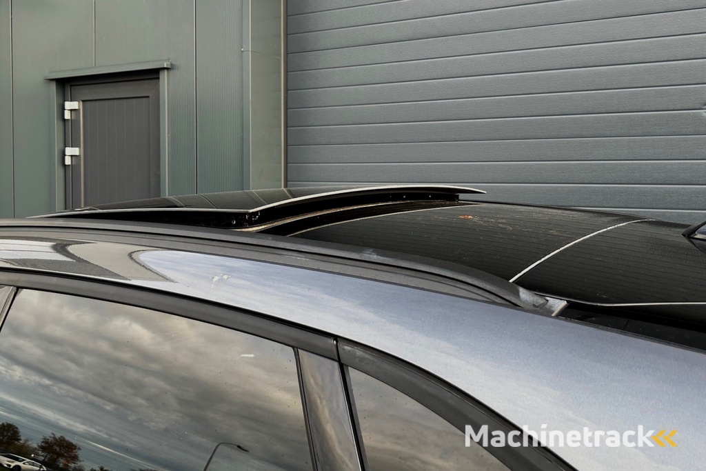 Ford Kuga 2.5 PHEV ST-Line X PANO MATRIX LED AGR TREKHAAK VOL!