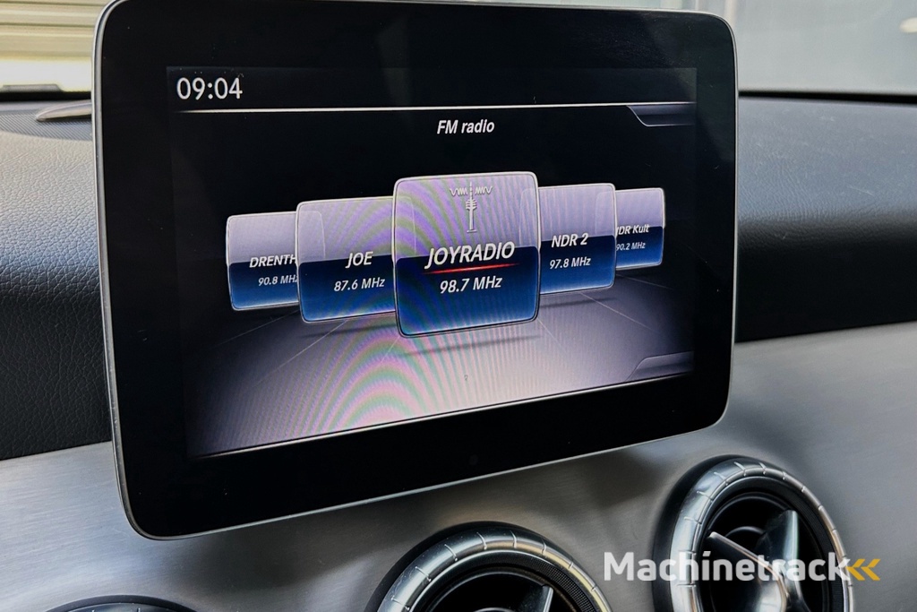 Mercedes-Benz CLA-klasse Shooting Brake 180 Business Solution AMG 99882KM! 18" LED TREKHAAK CAMERA