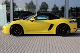 Minituur van Porsche 718 Boxster S 2.5 RACING YELLOW! SPORT CHRONO 20" PDLS