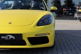 Minituur van Porsche 718 Boxster S 2.5 RACING YELLOW! SPORT CHRONO 20" PDLS