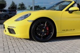 Minituur van Porsche 718 Boxster S 2.5 RACING YELLOW! SPORT CHRONO 20" PDLS