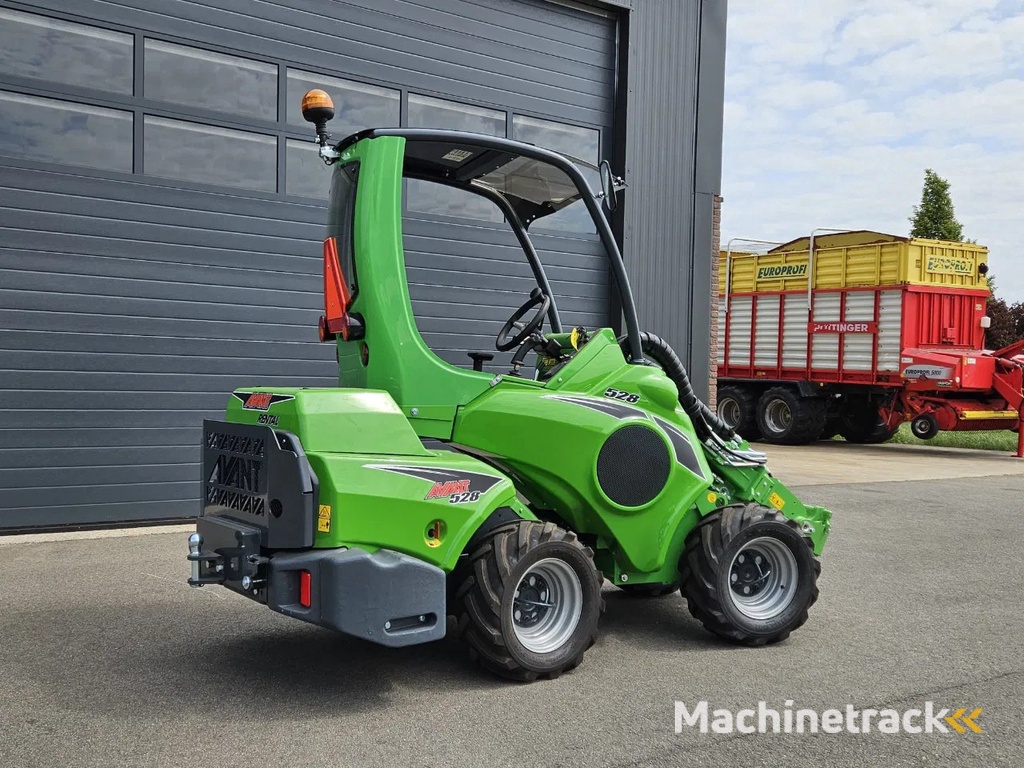 Avant 528 Rental mini-shovel