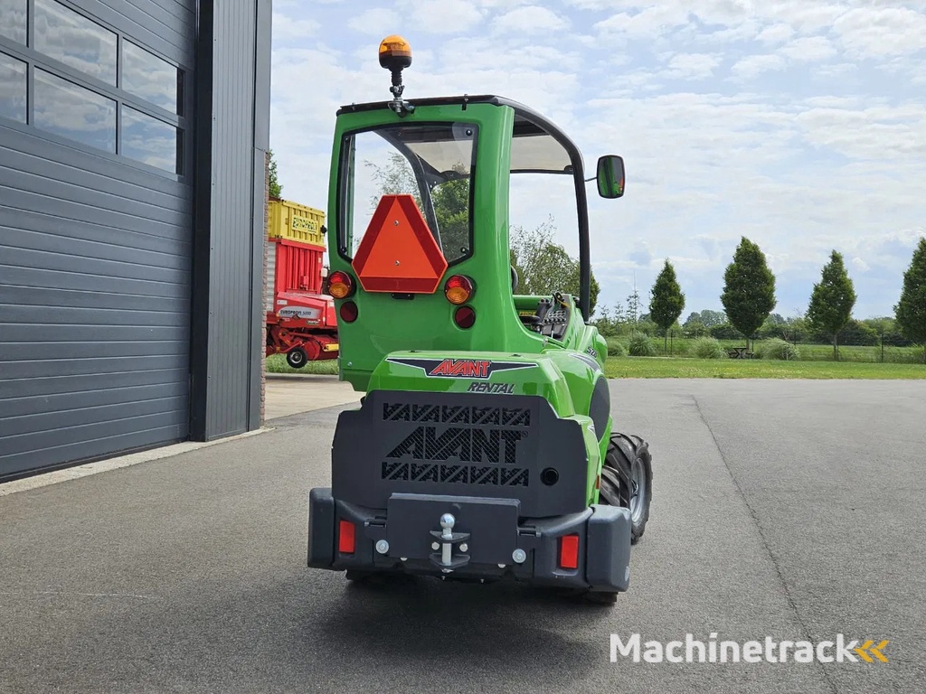 Avant 528 Rental mini-shovel