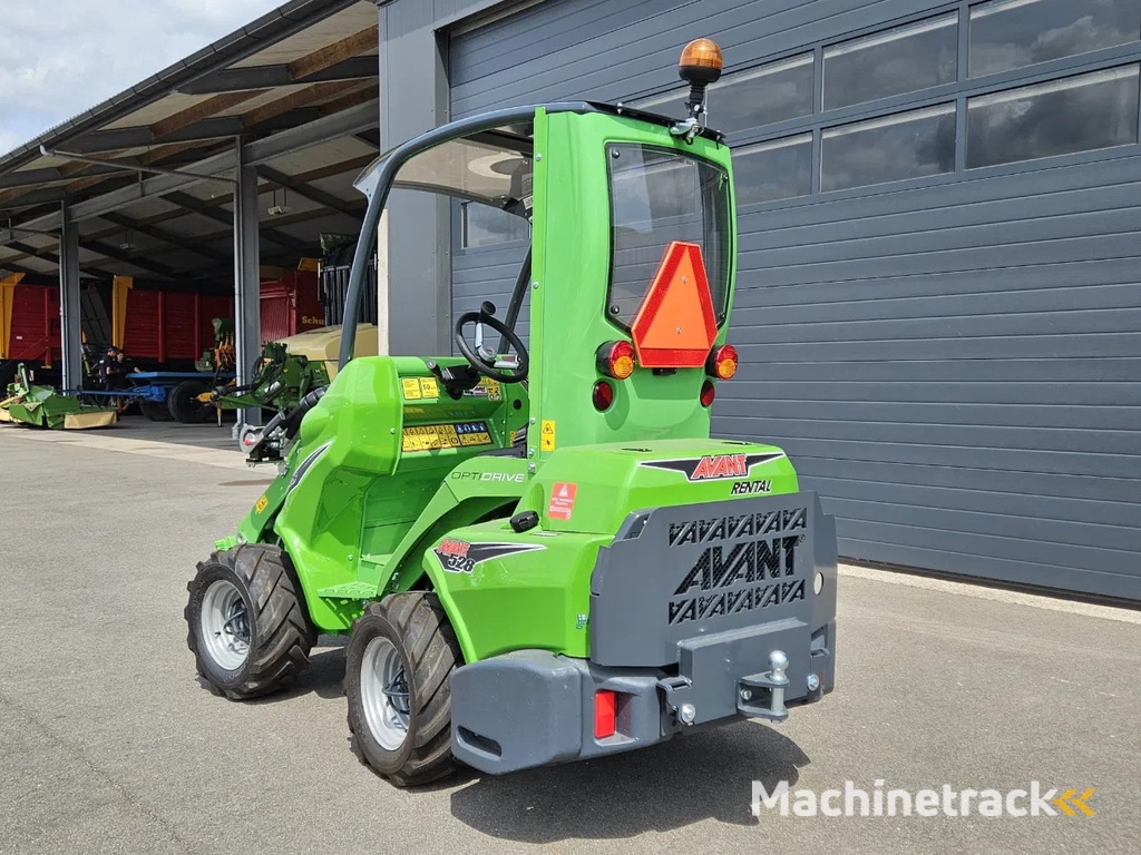 Avant 528 Rental mini-shovel