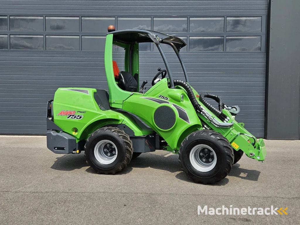 Avant 755i Rental mini-shovel