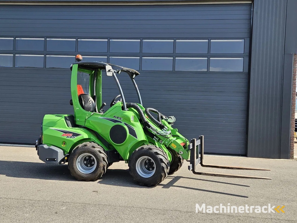 Avant 645 TDL+ mini-shovel