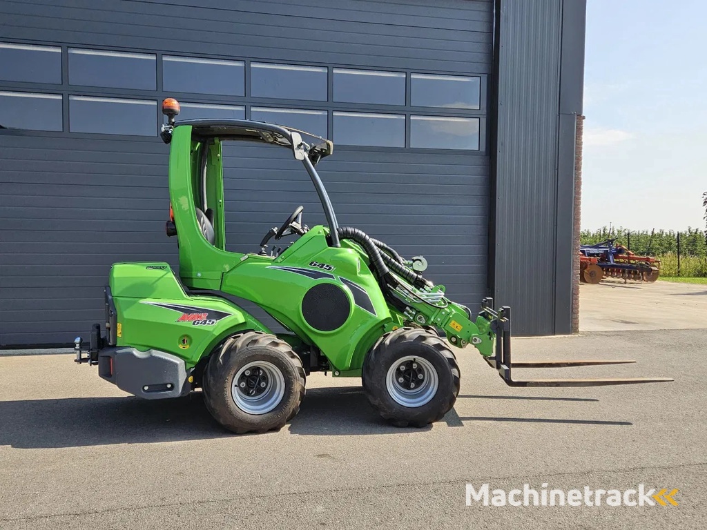 Avant 645 TDL+ mini-shovel