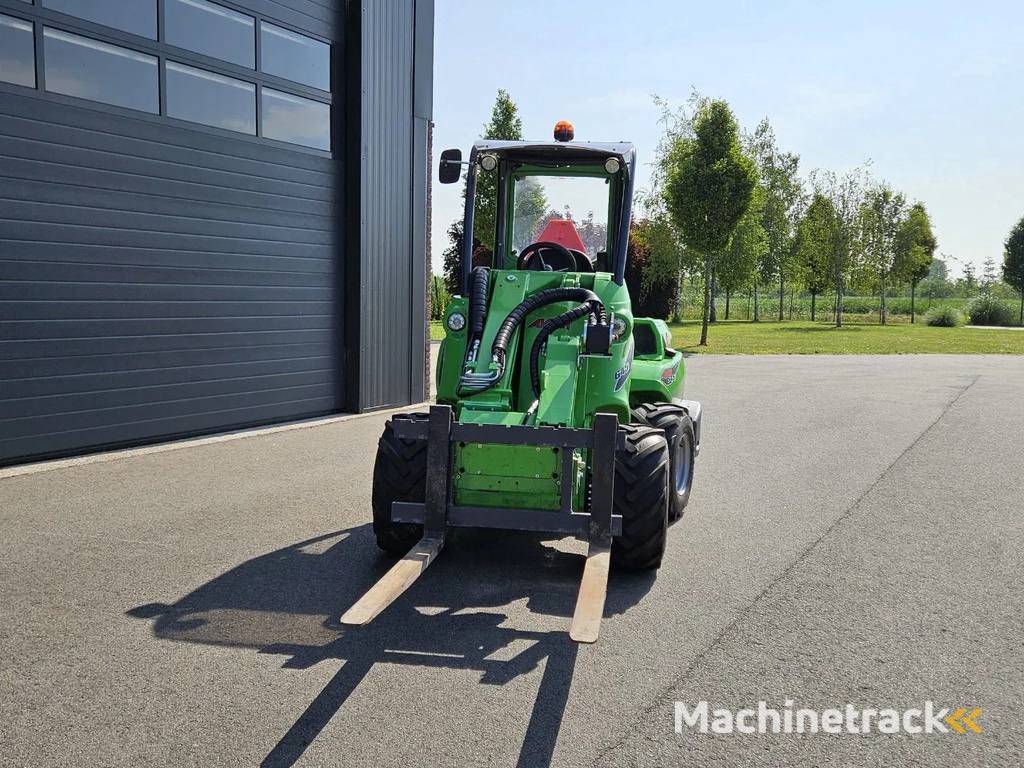 Avant 645 TDL+ mini-shovel