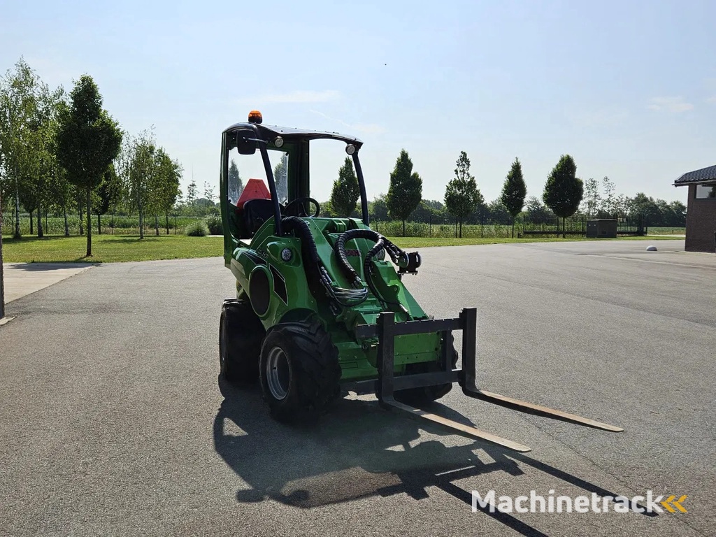 Avant 645 TDL+ mini-shovel