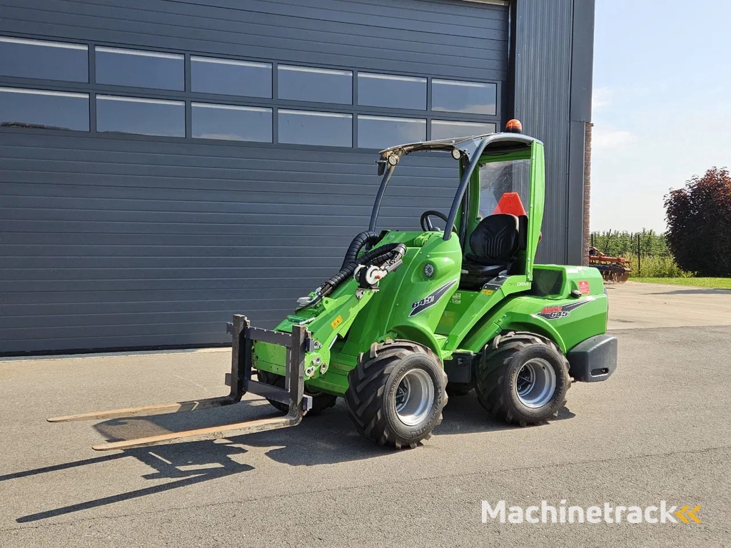 Avant 645 TDL+ mini-shovel