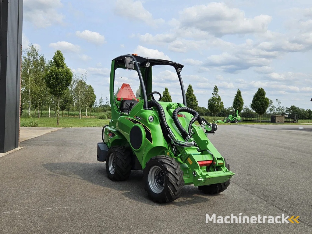 Avant E527 TDL+ mini-shovel