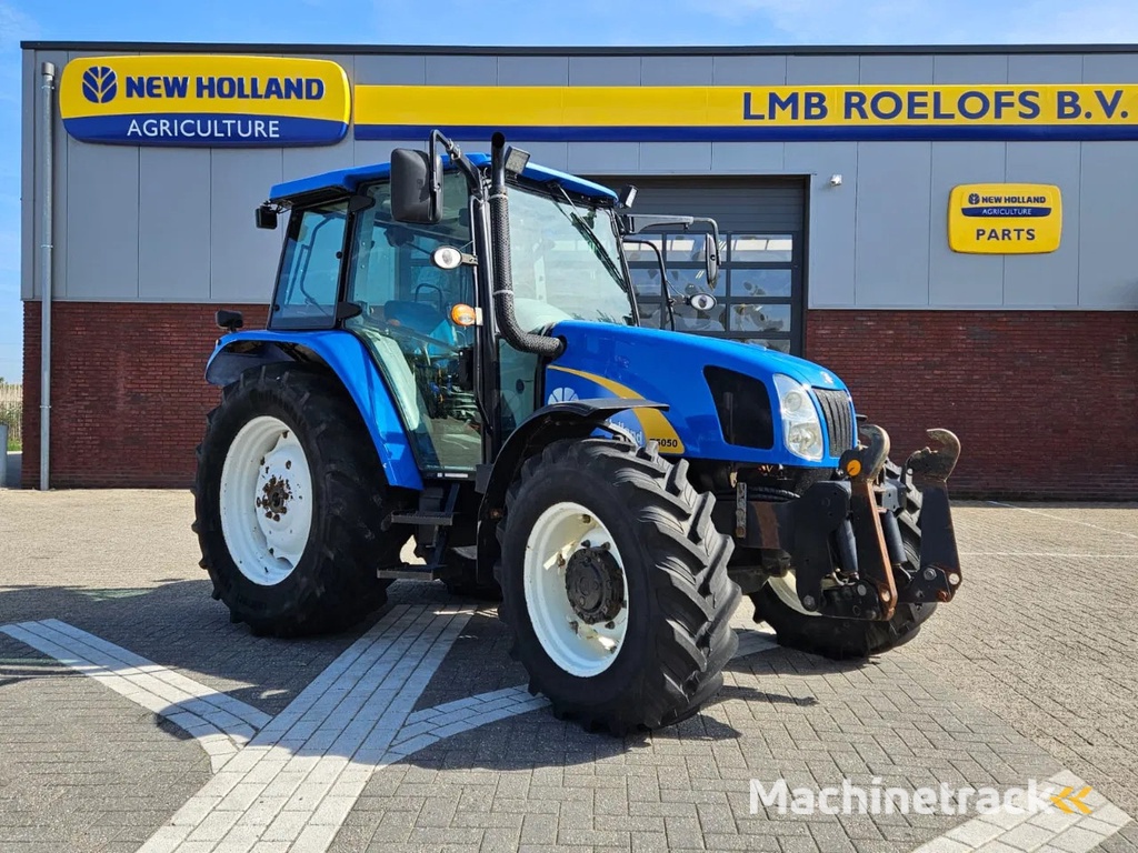 New Holland T5050 Hi-Lo Powershuttle