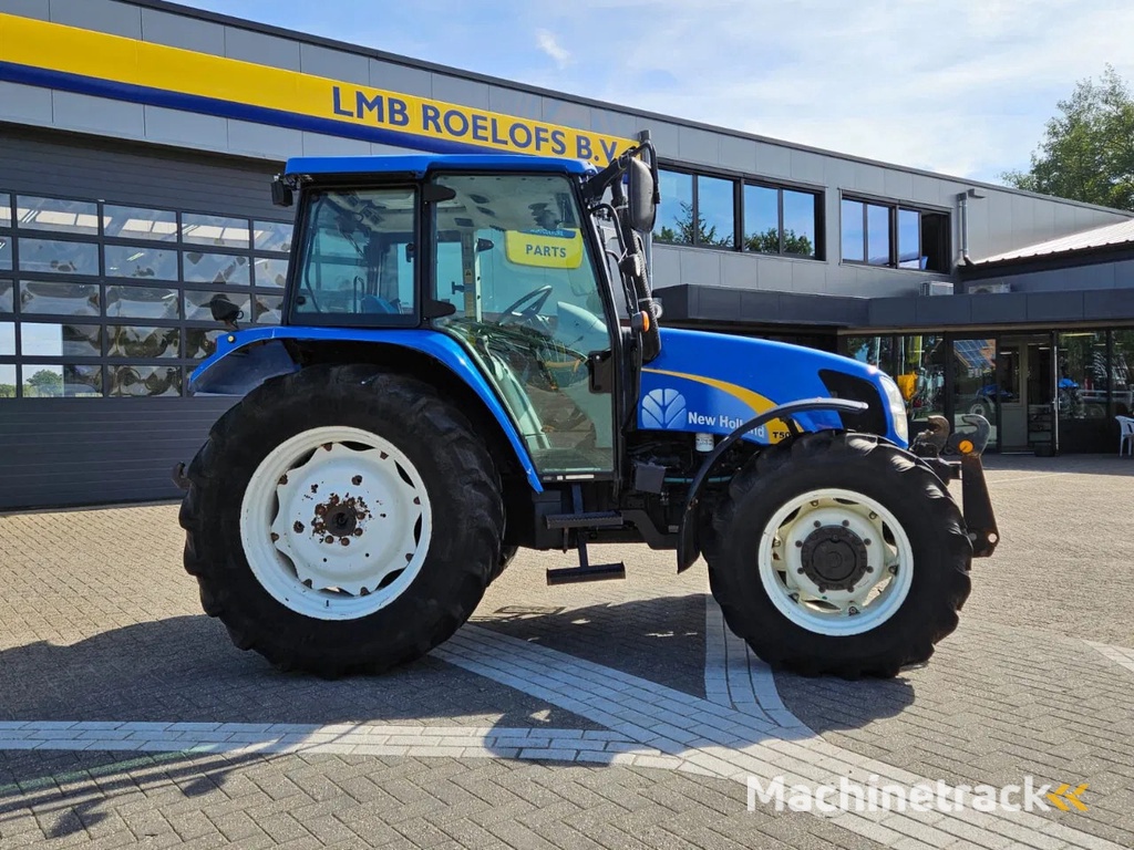 New Holland T5050 Hi-Lo Powershuttle