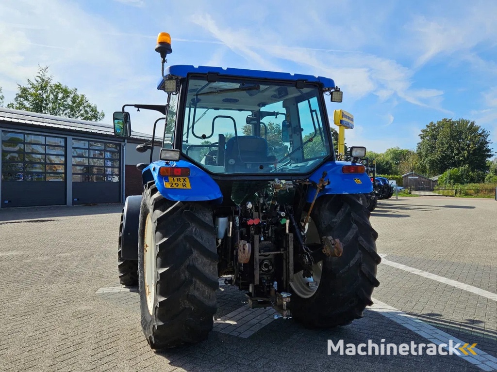 New Holland T5050 Hi-Lo Powershuttle