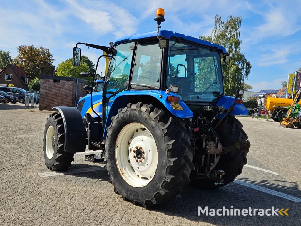 New Holland T5050 Hi-Lo Powershuttle