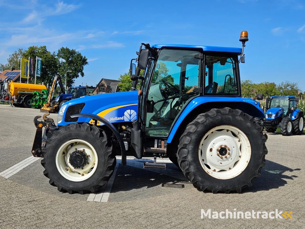 New Holland T5050 Hi-Lo Powershuttle