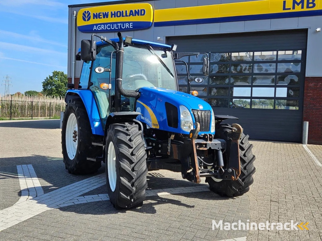 New Holland T5050 Hi-Lo Powershuttle