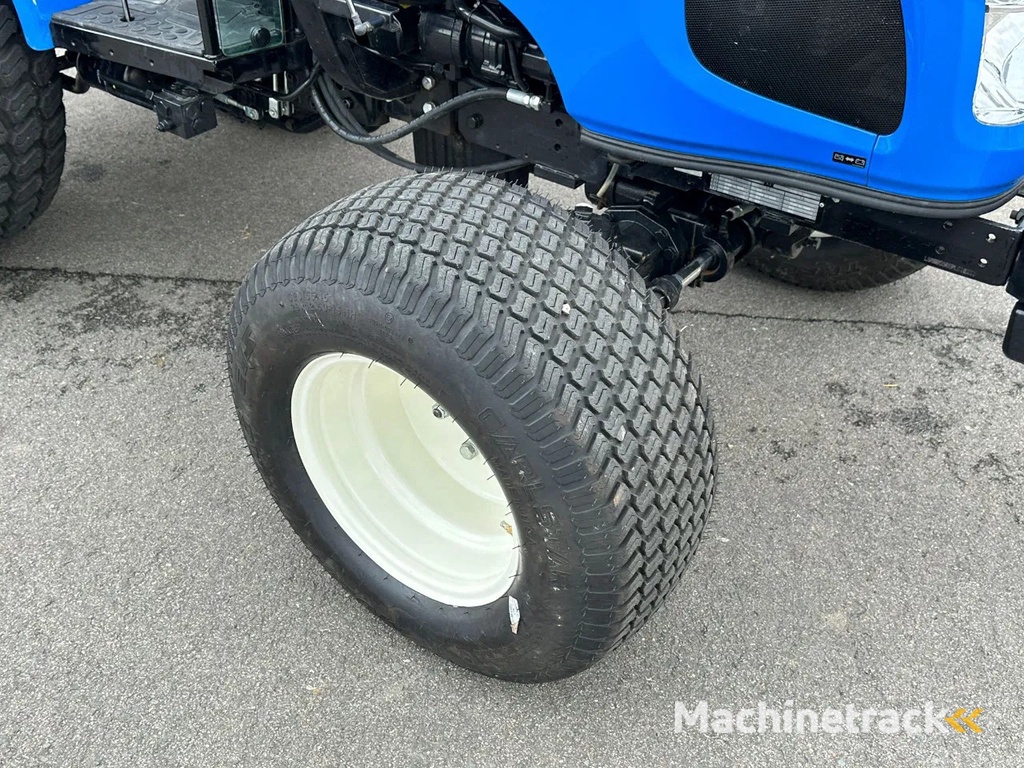 New Holland Boomer 55