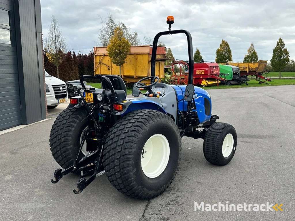 New Holland Boomer 55