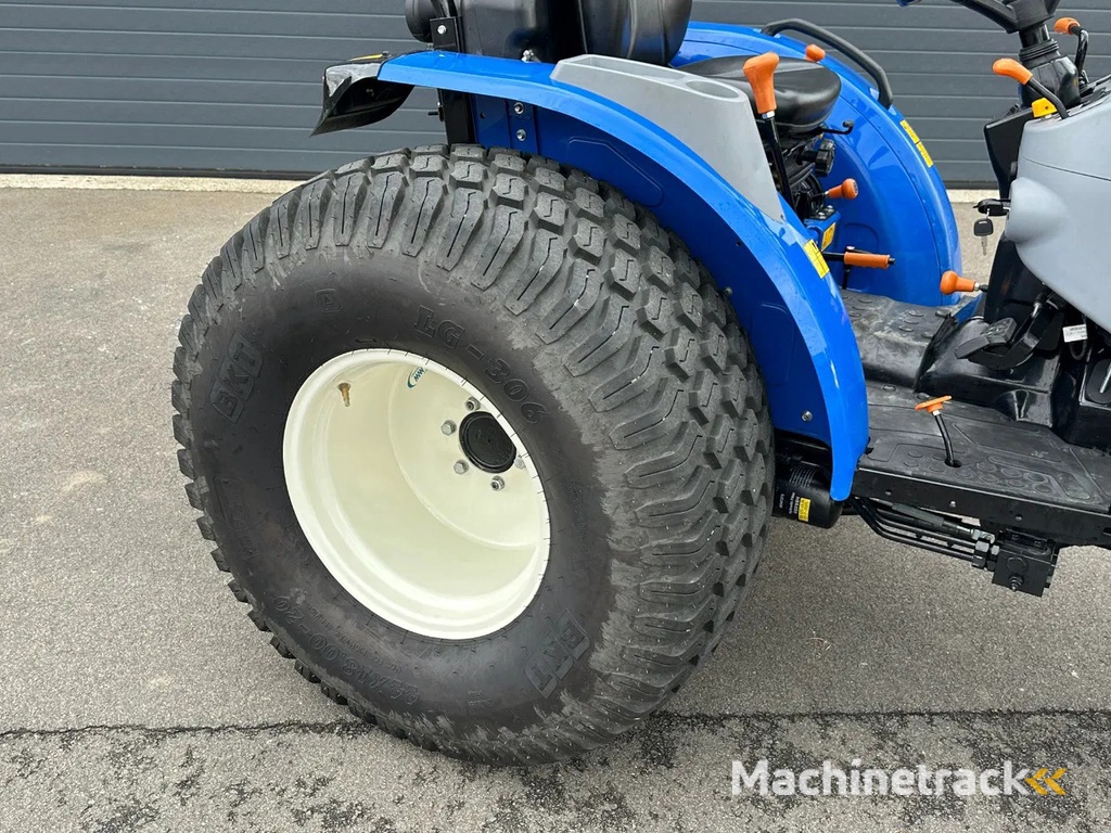 New Holland Boomer 55