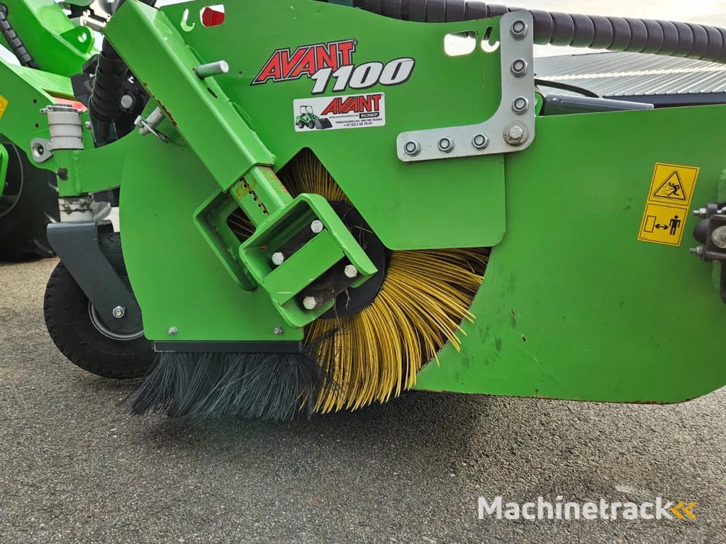 Avant Borstel met opvangbak 1100