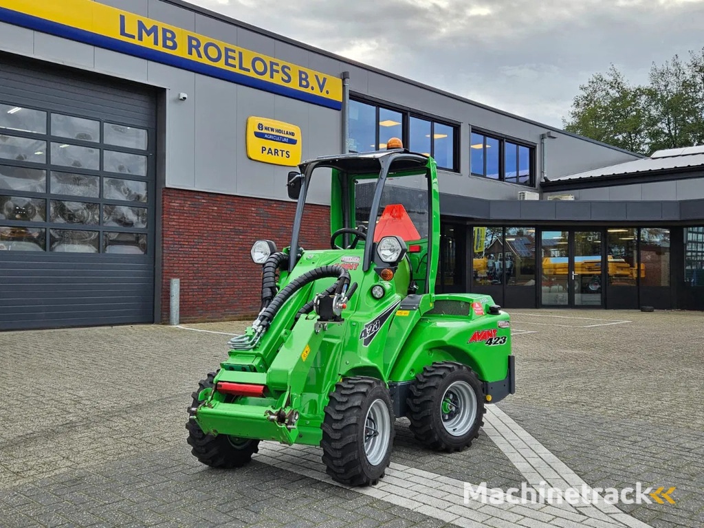 Avant 423 mini-shovel