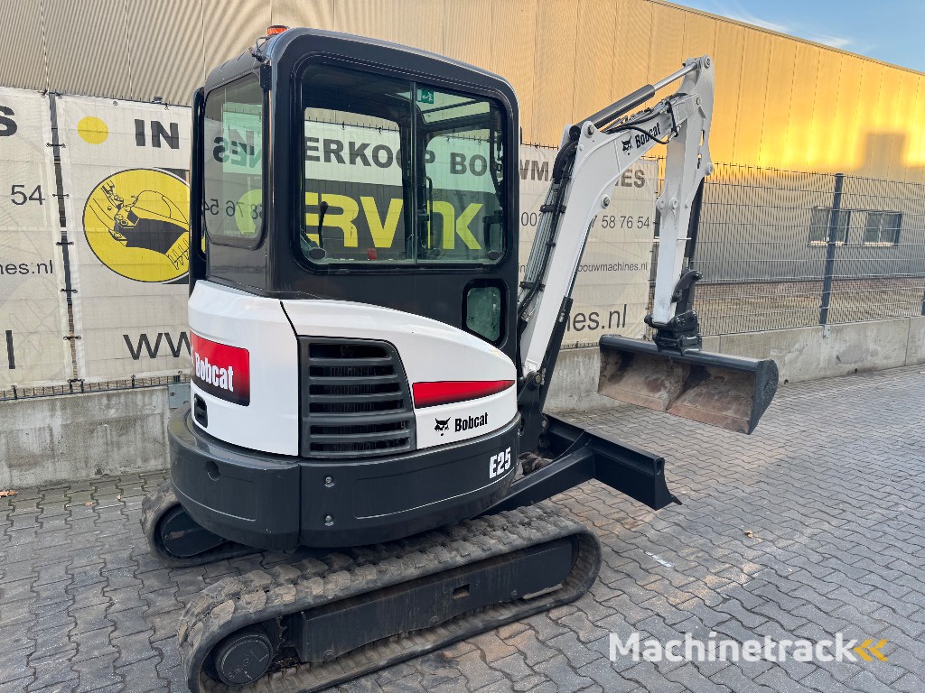 Bobcat E25