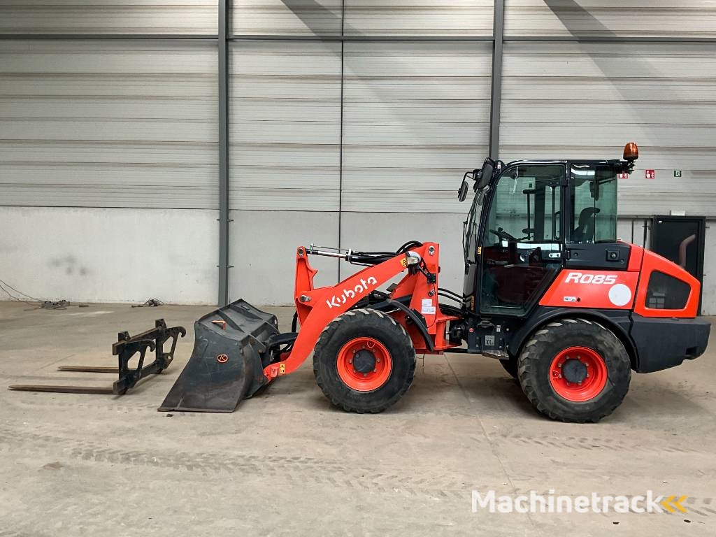 Kubota R 085