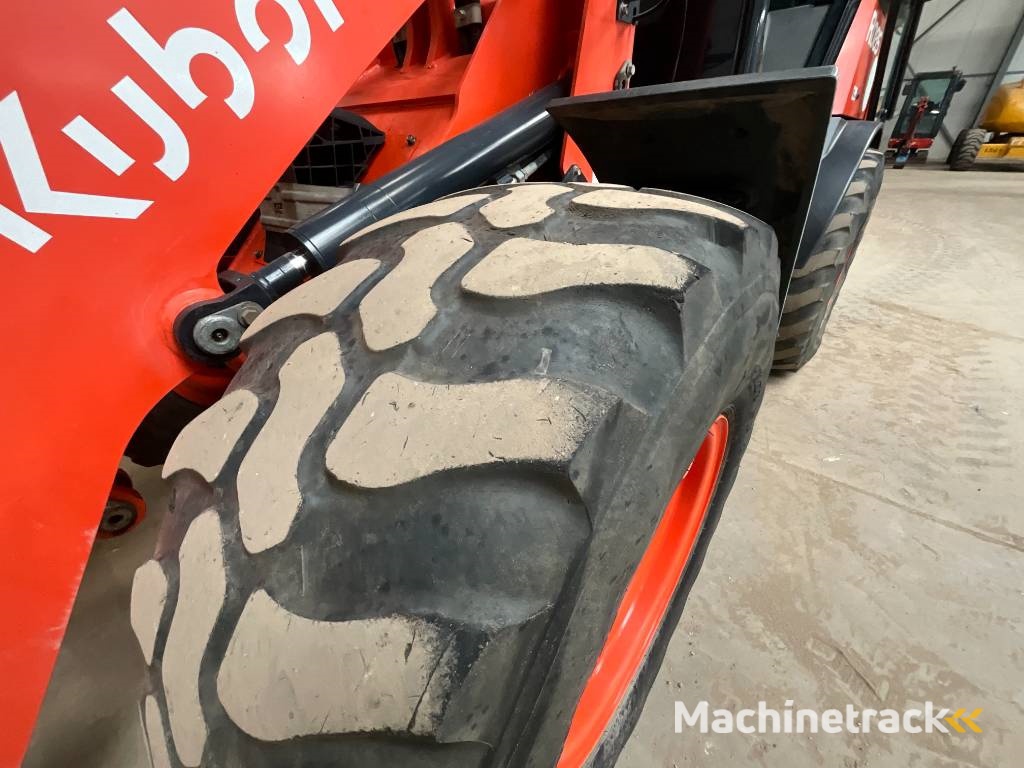 Kubota R 085