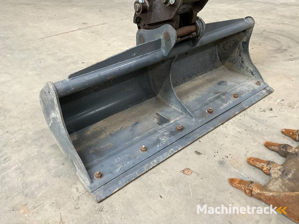 Hitachi ZX 48 U-5A CLR