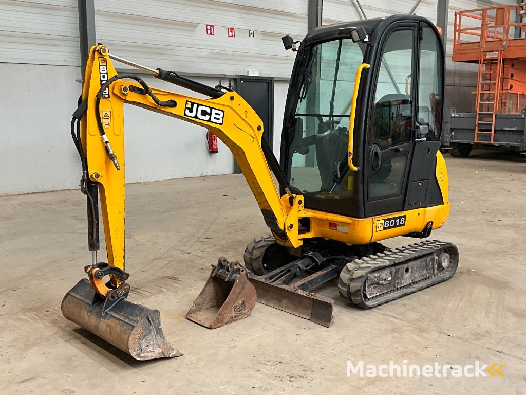JCB 8018