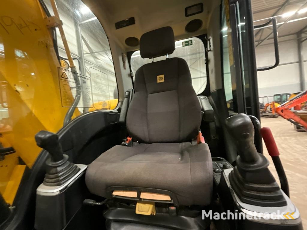 JCB JS 145 LC