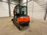 Minituur van Kubota KX 027-4