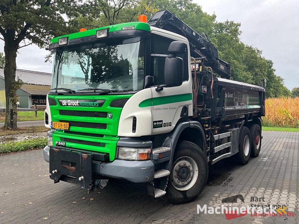 Scania P340CB6X6HHZ 6x6 Euro 4 manual transmission with 2-sided tipper and HIAB 122D-2 DUO crane OT5324