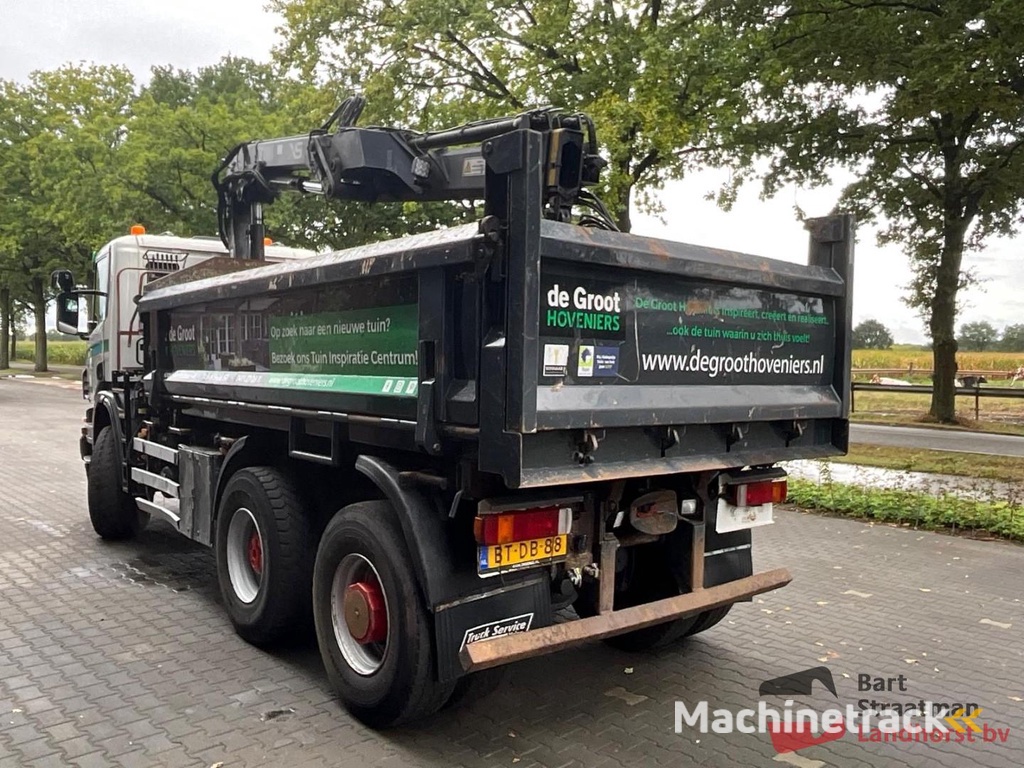 Scania P340CB6X6HHZ 6x6 Euro 4 manual transmission with 2-sided tipper and HIAB 122D-2 DUO crane OT5324