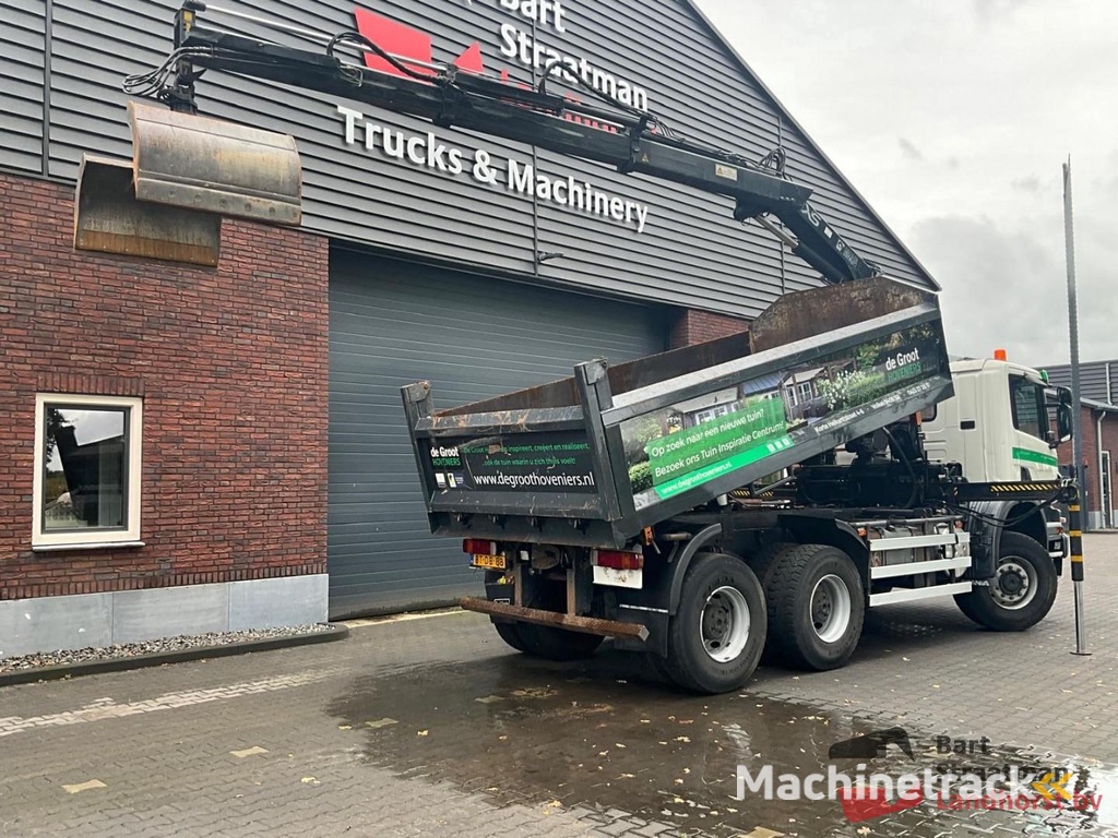 Scania P340CB6X6HHZ 6x6 Euro 4 manual transmission with 2-sided tipper and HIAB 122D-2 DUO crane OT5324