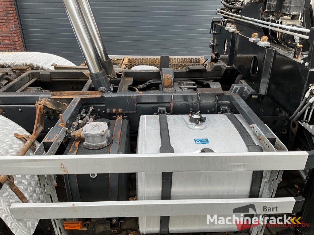 Scania G360 6x6 Euro 5 Opticruiser met kabelcontainersysteem en HMF 2020 K2 Radiografishe kraan OT5294