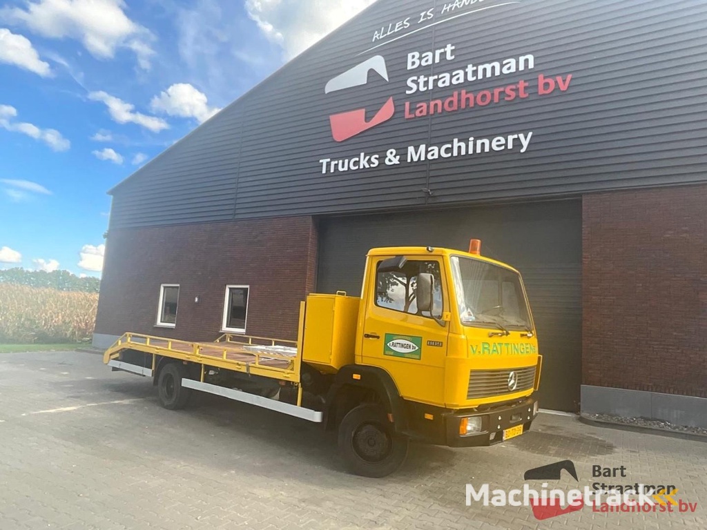 Mercedes-Benz 809 4x2 Euro 0 Rampenwagen mit Schaltgetriebe und Aluminium-Fahrplatten. BS1738