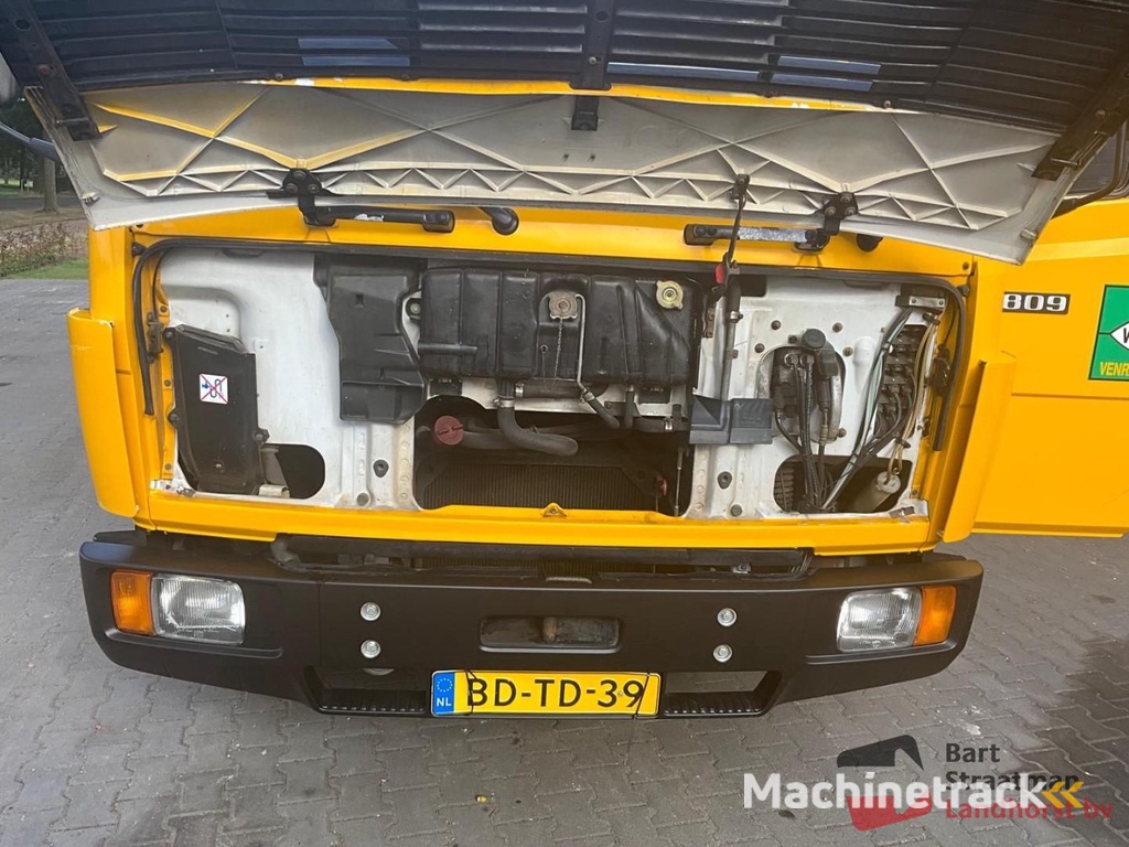 Mercedes-Benz 809 4x2 Euro 0 Rampenwagen mit Schaltgetriebe und Aluminium-Fahrplatten. BS1738