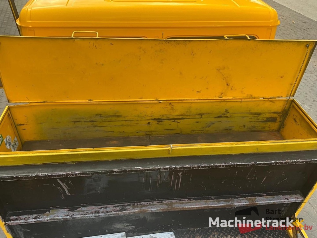 Mercedes-Benz 809 4x2 Euro 0 Rampenwagen mit Schaltgetriebe und Aluminium-Fahrplatten. BS1738