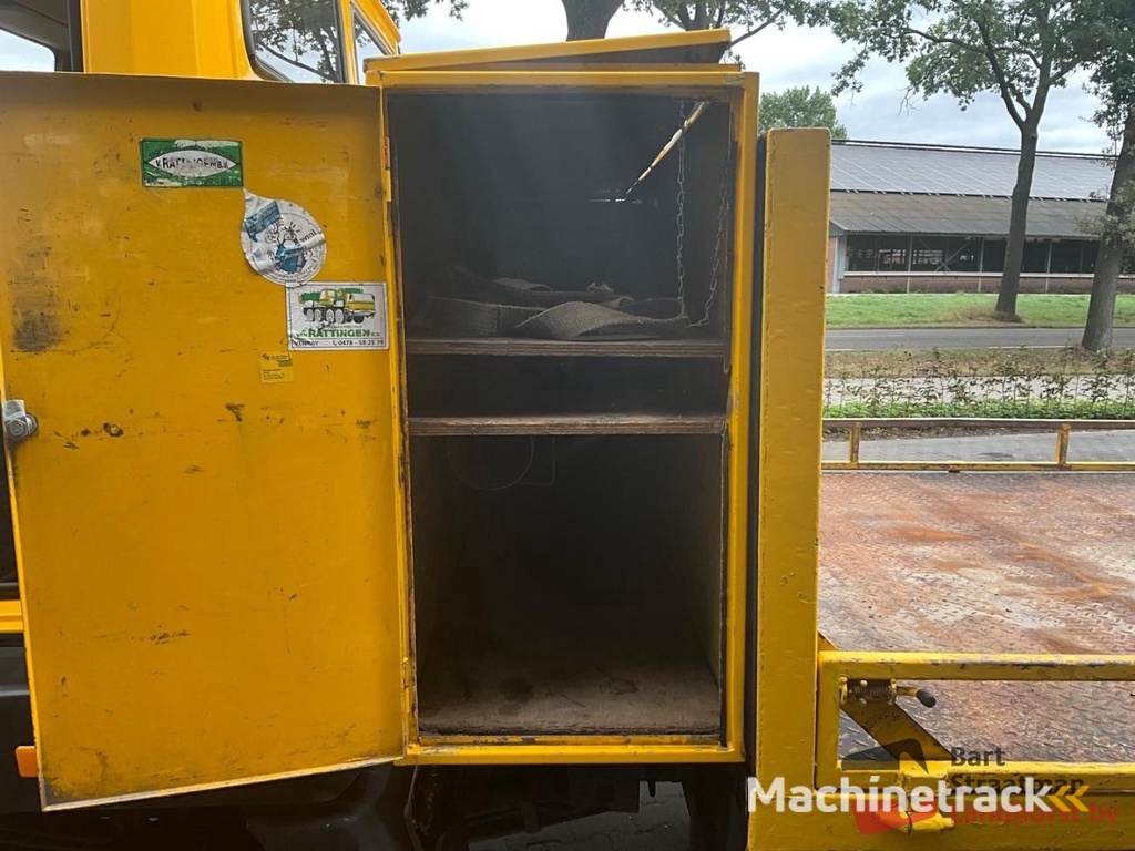 Mercedes-Benz 809 4x2 Euro 0 Rampenwagen mit Schaltgetriebe und Aluminium-Fahrplatten. BS1738